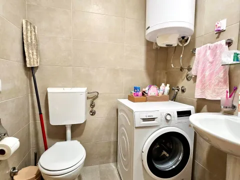 Prodaja, trosoban stan, 95m², Stari Aerodrom, Podgorica - image 12