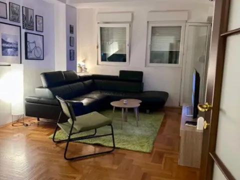 Izdavanje, jednosoban stan, 52m², City Kvart, Podgorica - image 3