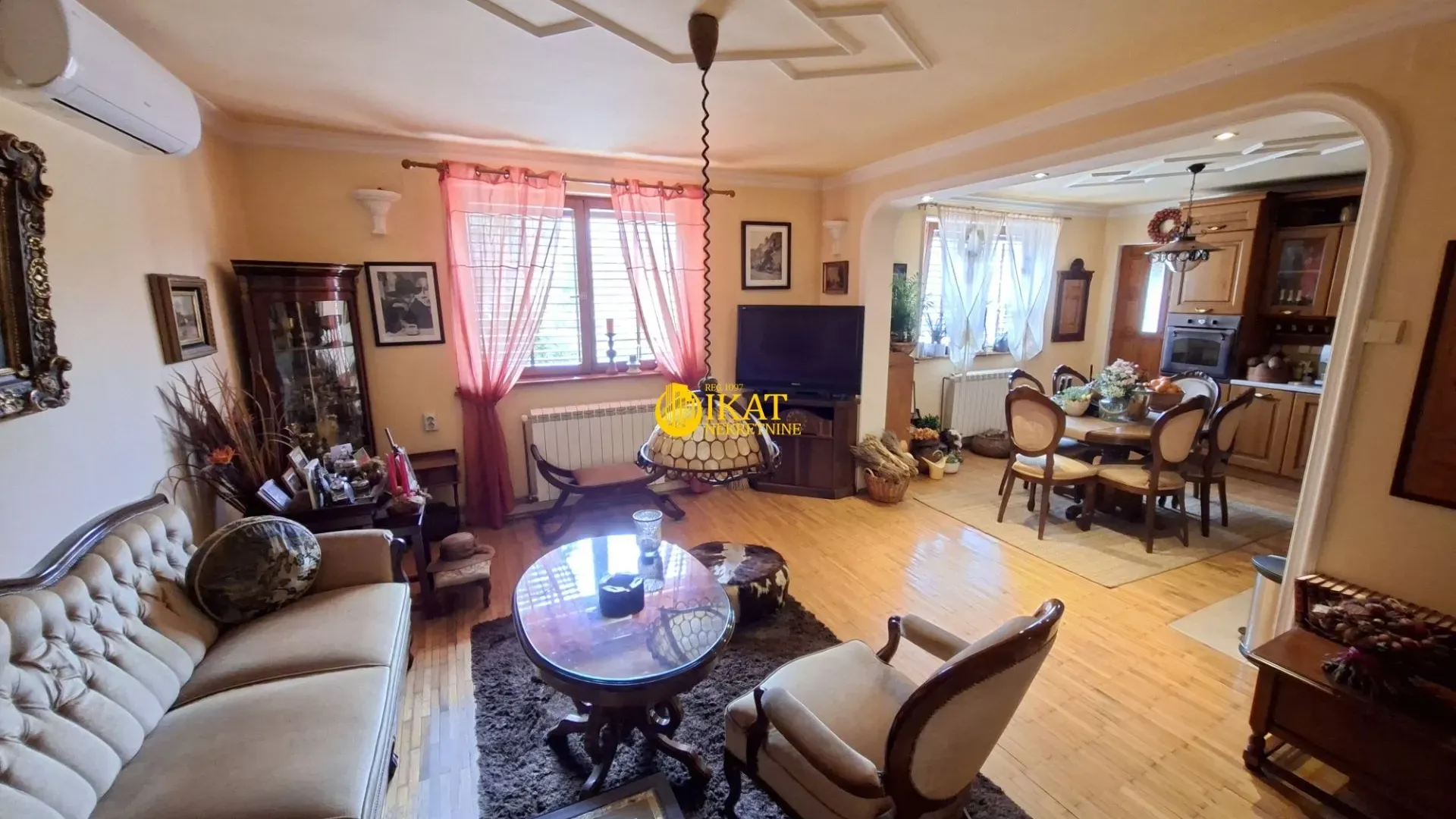 Prodaja, kuća, 265m², Borča 1, Borča Sve Podlokacije