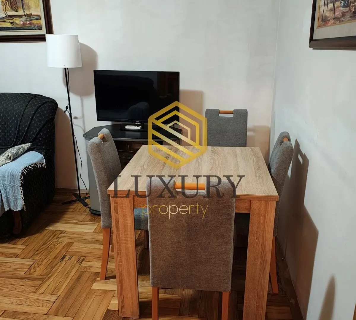 Izdavanje, jednosoban stan, 45m², Centar, Podgorica