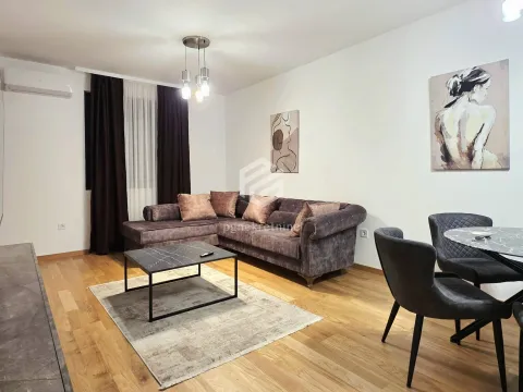Prodaja, dvosoban stan, 69m², City Kvart, Podgorica - image 1