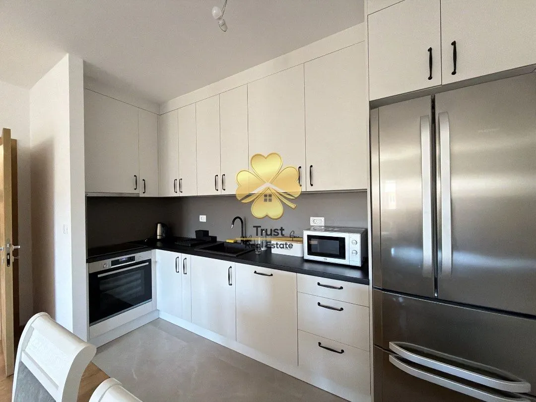 Izdavanje, dvosoban stan, 75m², City Kvart, Podgorica