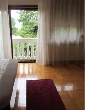 Izdavanje, poslovni prostor, 300m², Savski Venac, Beograd - image 10