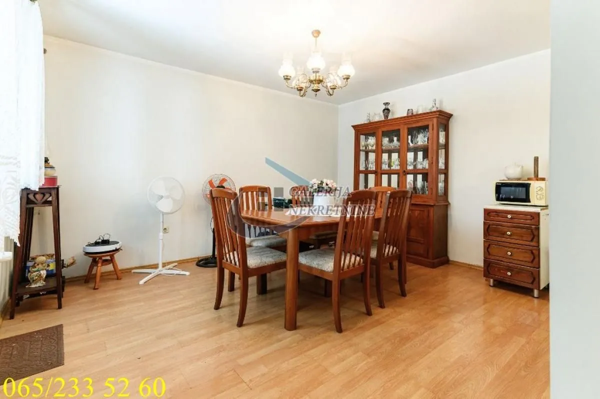 Prodaja, kuća, 300m², Dušanovac, Voždovac Sve Podlokacije