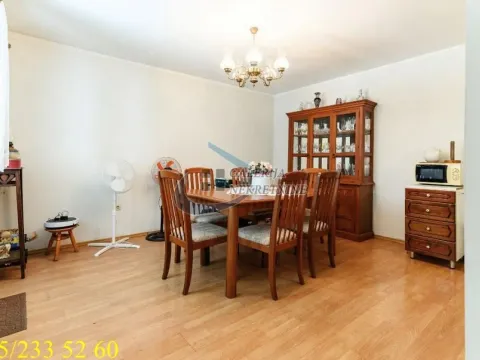 Prodaja, kuća, 300m², Dušanovac, Voždovac Sve Podlokacije - image 22