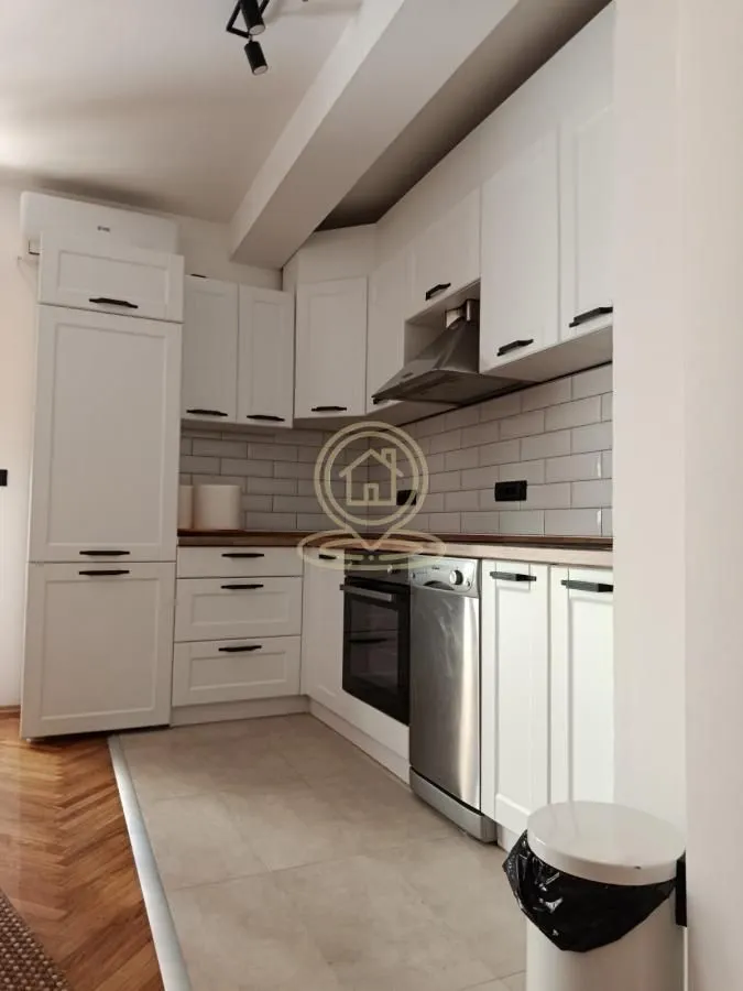 Izdavanje, jednosoban stan, 47m², Bulevar Oslobodjenja, Novi Sad Sve Podlokacije