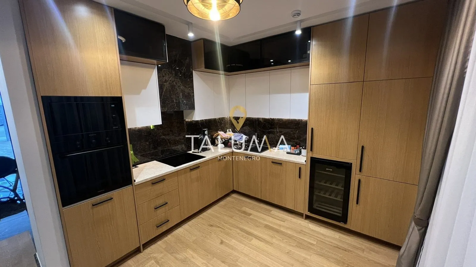 Sale, house, 270m², Gornja Gorica, Podgorica