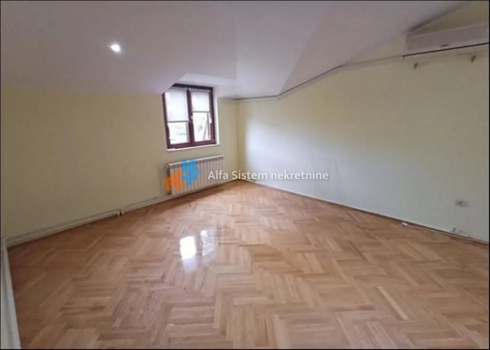 Izdavanje, stan, 210m², Savski Venac, Beograd