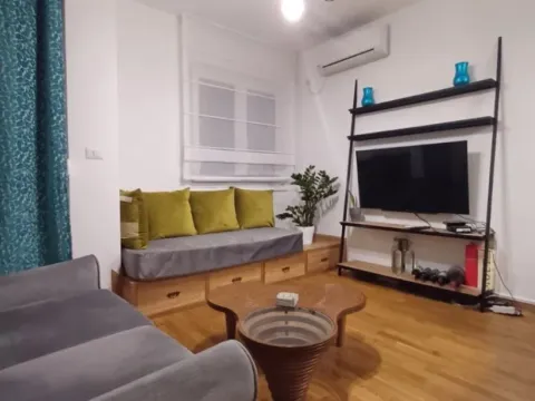 Izdavanje, jednosoban stan, 48m², City Kvart, Podgorica - image 10