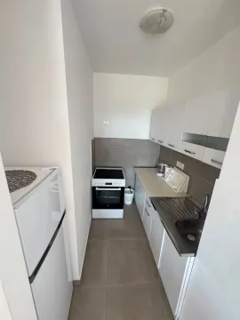 Rent, one bedroom apartment, 47m², Šušanj, Bar - image 4
