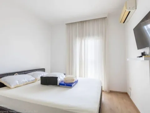 Izdavanje, dvosoban stan, 75m², City Kvart, Podgorica - image 2