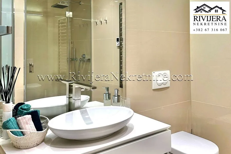 Sale, two bedroom apartment, 159m², Centar, Budva
