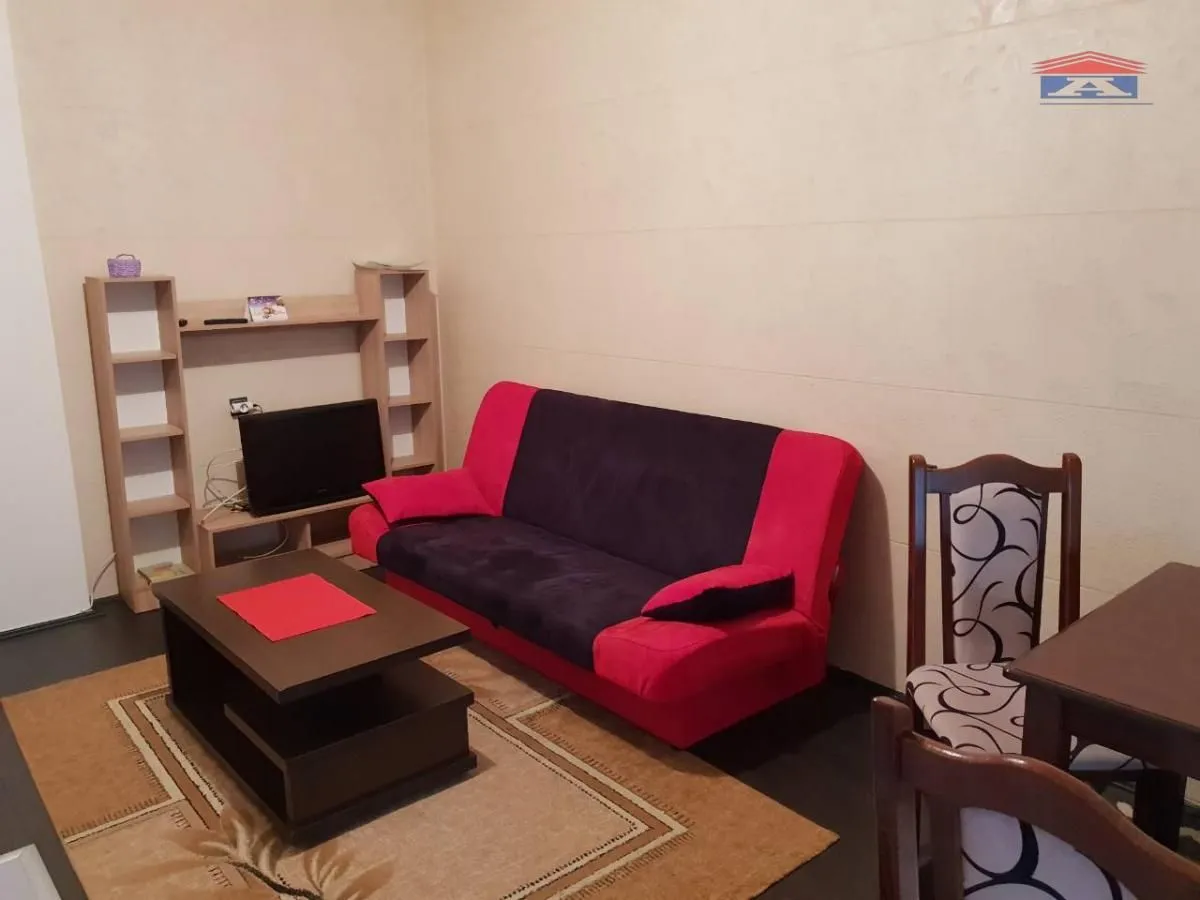 Izdavanje, jednosoban stan, 37m², Sajmište, Novi Sad