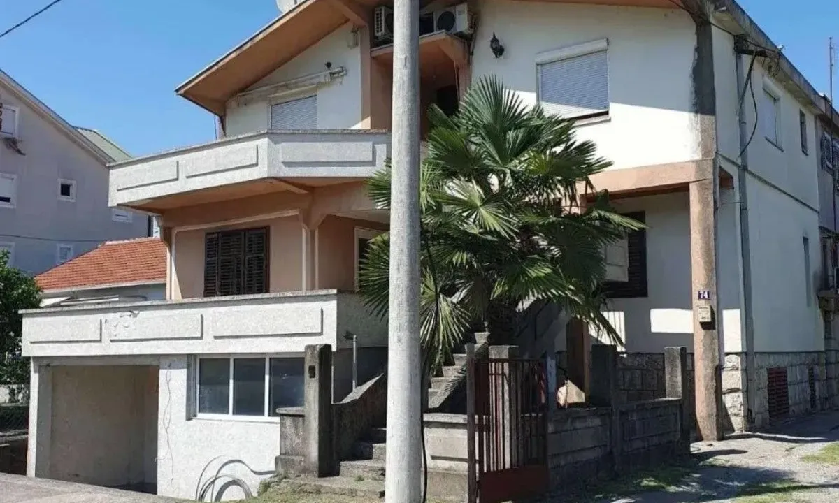 Sale, house, 358m², Dalmatinska ulica, Podgorica