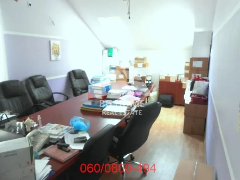 Prodaja, kuća, 899m², Ledine, Beograd