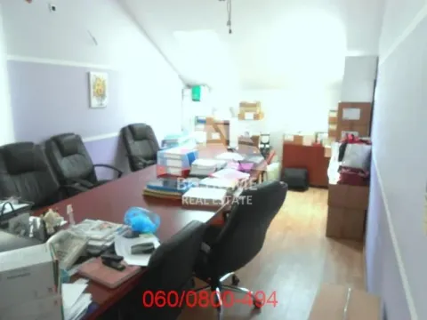 Prodaja, kuća, 899m², Ledine, Beograd - image 12