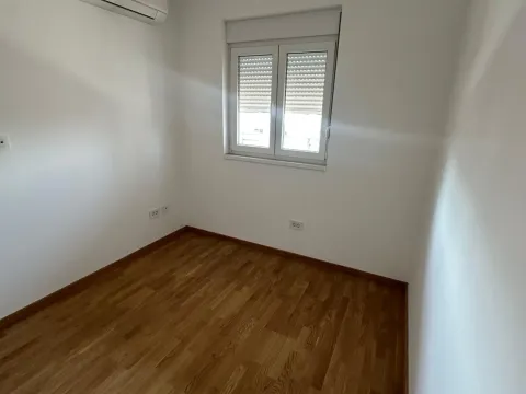 Prodaja, trosoban stan, 104m², Stari Aerodrom, Podgorica - image 7
