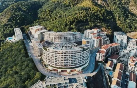 Sale, two bedroom apartment, 78m², Bečići, Budva - image 2