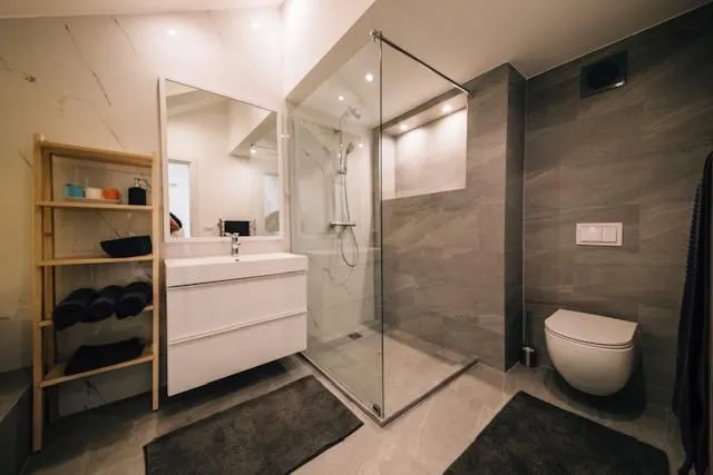 Prodaja, dvosoban stan, 93m², Centar, Tivat