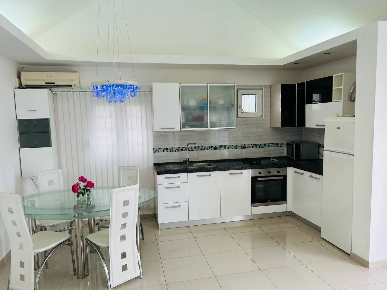 Rent, two bedroom apartment, 92m², Krašići, Tivat