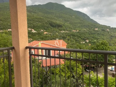 Izdavanje, kuća, 100m², Sutvara, Kotor - image 17