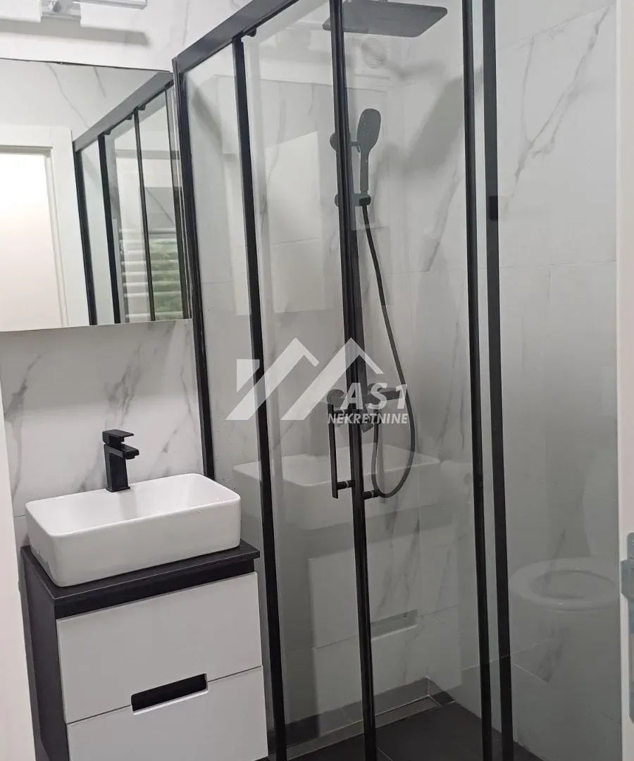 Izdavanje, trosoban stan, 60m², Podbara, Novi Sad Sve Podlokacije