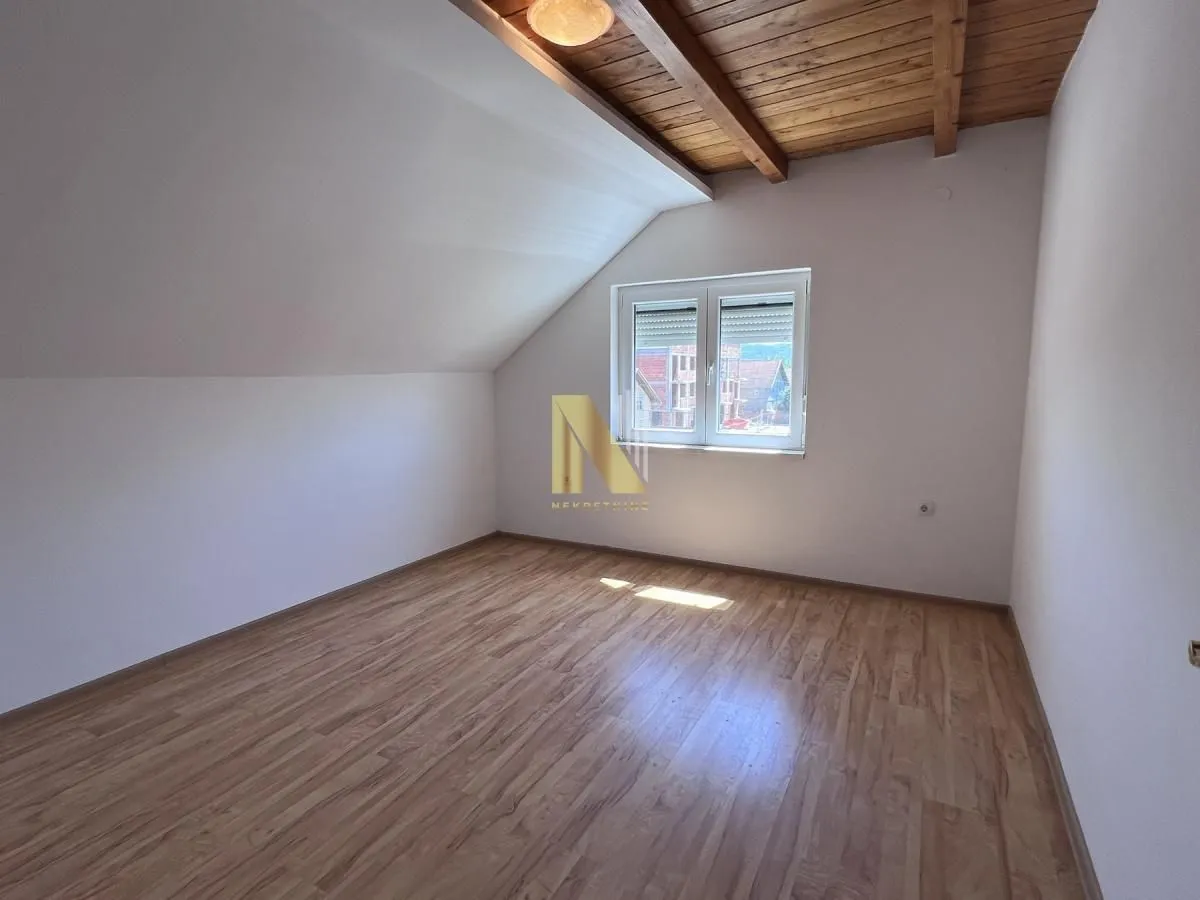 Prodaja, kuća, 281m², Adice, Novi Sad Sve Podlokacije