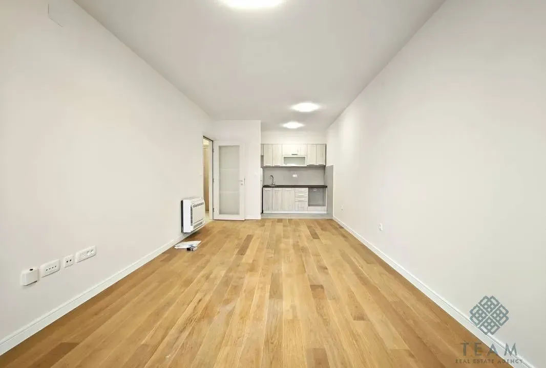 Izdavanje, poslovni prostor, 70m², Central Point, Podgorica
