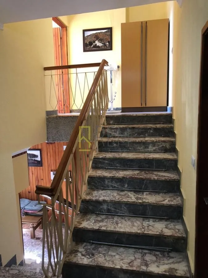 Sale, house, 300m², Šušanj, Bar