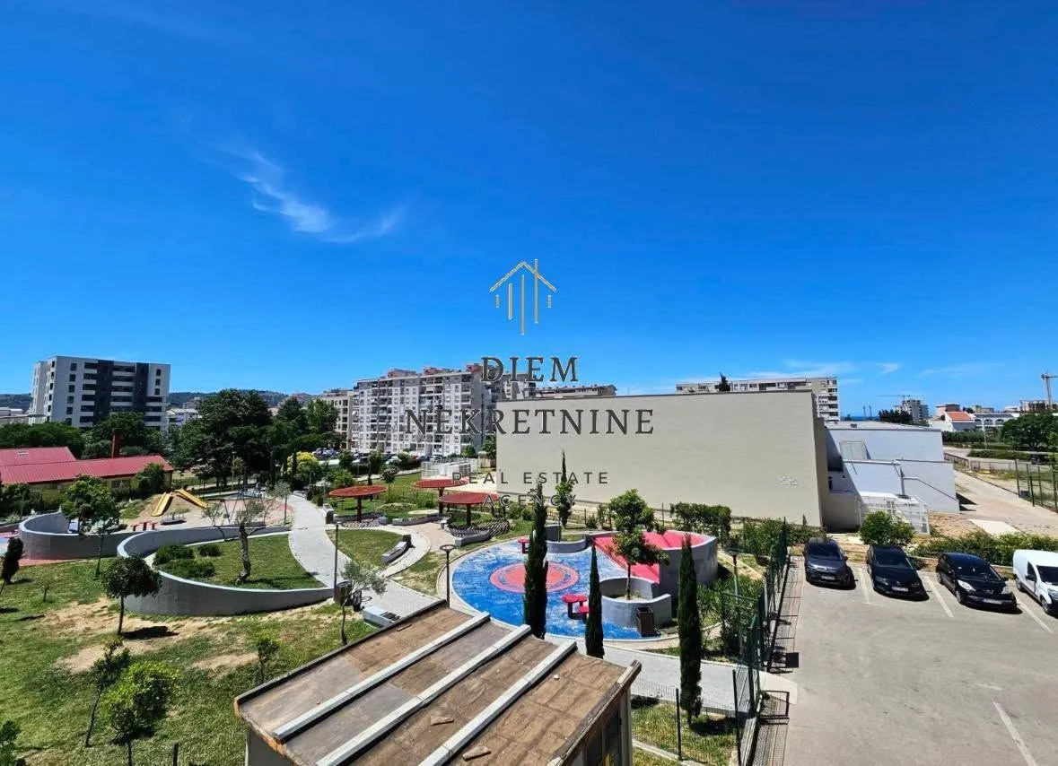 Sale, two bedroom apartment, 69m², Centar, Bar