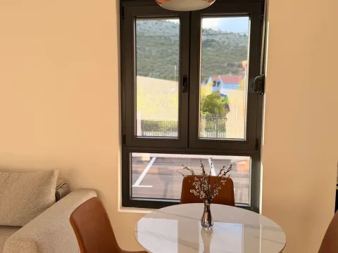 Izdavanje, dvosoban stan, 61m², Tološi, Podgorica - image 16