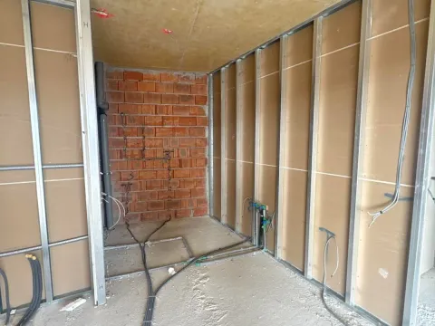 Prodaja, dvosoban stan, 84m², Centar, Bar - image 9