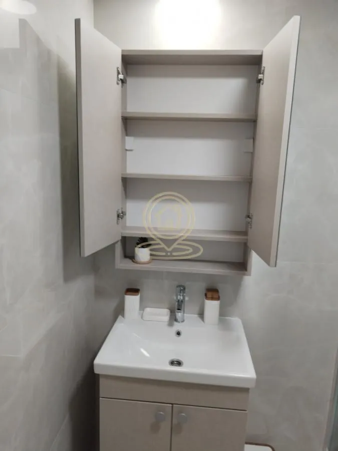 Izdavanje, dvosoban stan, 55m², Kalenić Pijaca, Vračar Sve Podlokacije