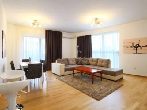 Izdavanje, dvosoban stan, 75m², Gospoština, Budva - image 2