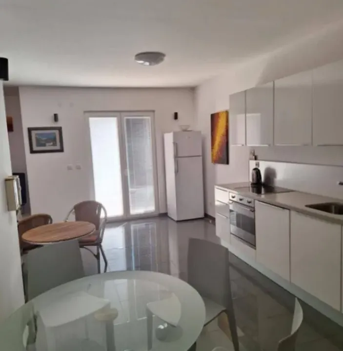 Sale, two bedroom apartment, 75m², Bečići, Budva
