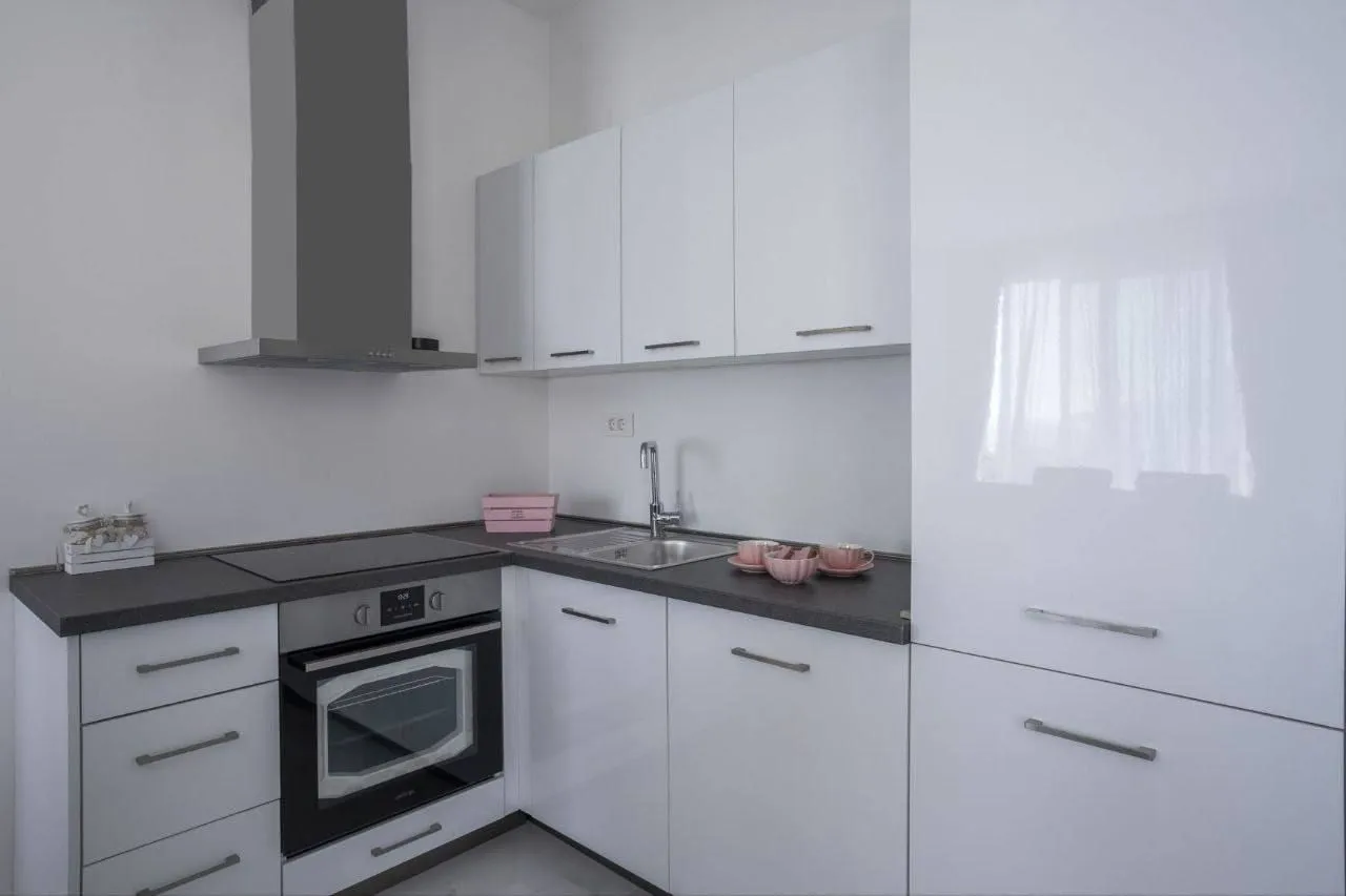 Rent, two bedroom apartment, 55m², Bečići, Budva