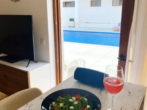 Izdavanje, jednosoban stan, 73m², Obala Đuraševića, Tivat - image 6