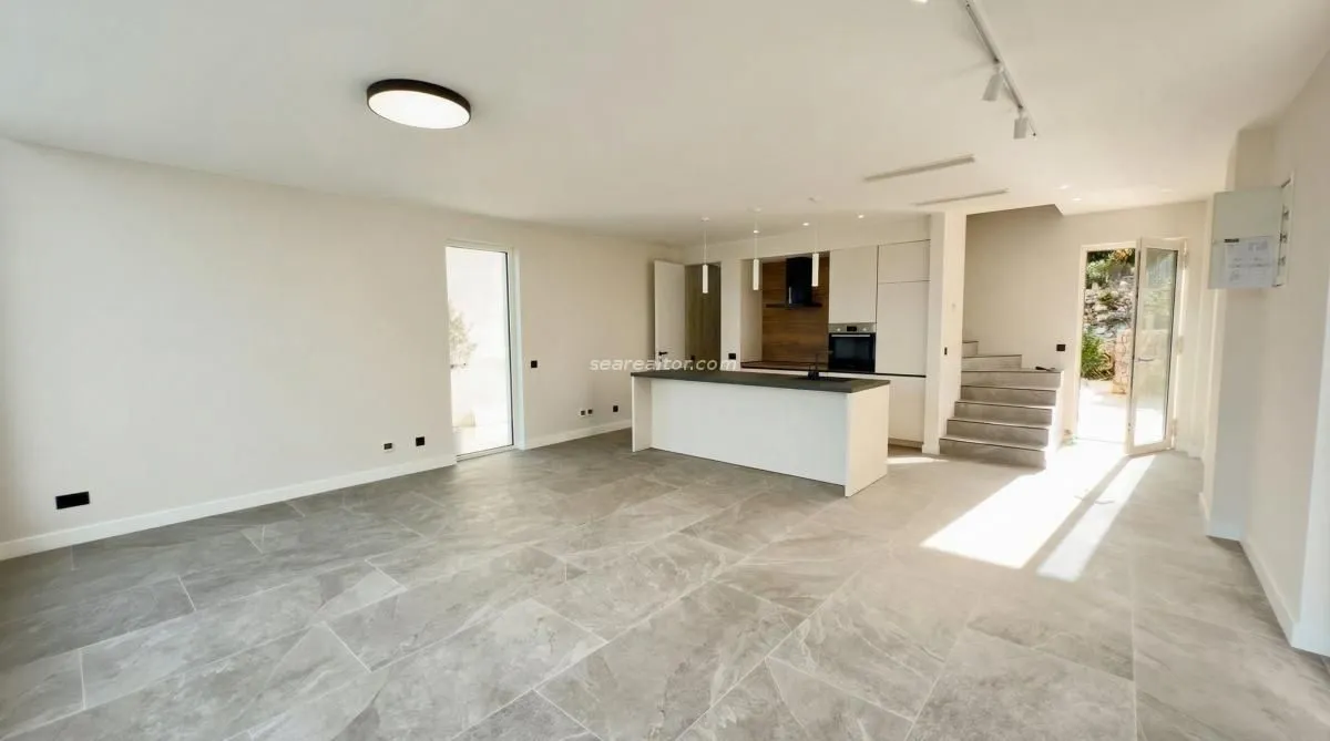 Prodaja, dvosoban stan, 119m², Krašići, Tivat