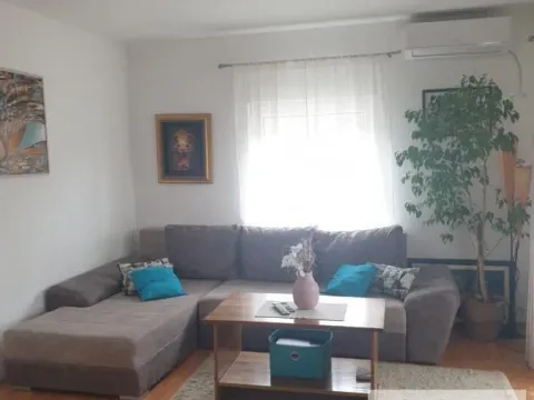 Prodaja, dvosoban stan, 55m2, Ruma