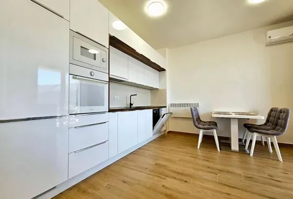 Prodaja, dvosoban stan, 73m², Vidikovac, Budva