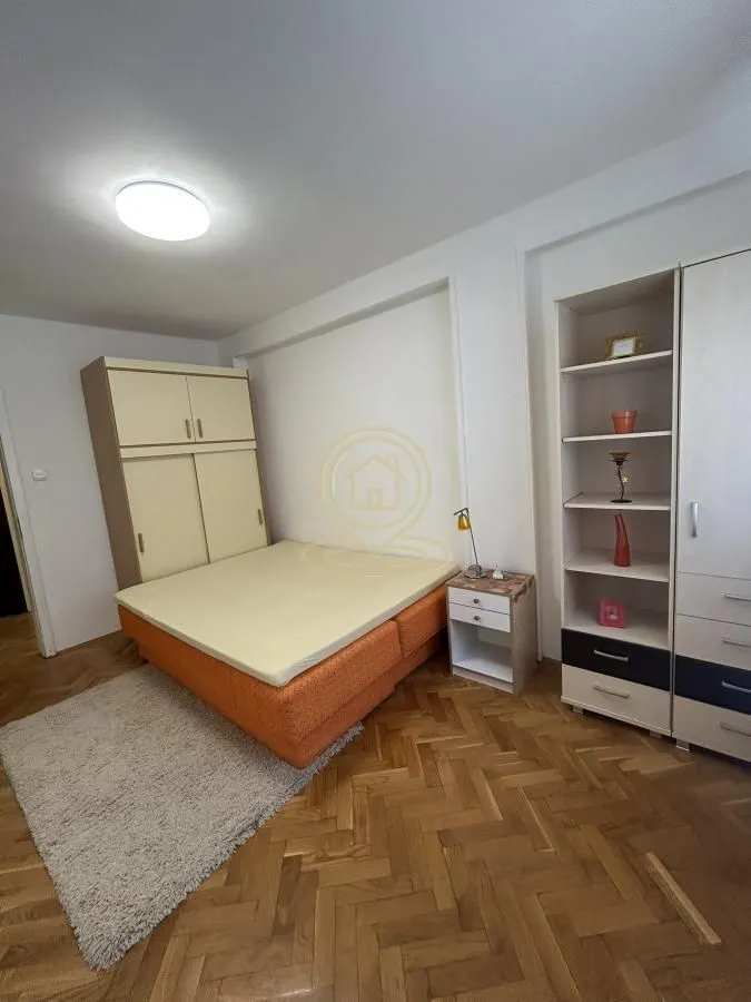 Izdavanje, trosoban stan, 76m², Centar, Novi Sad