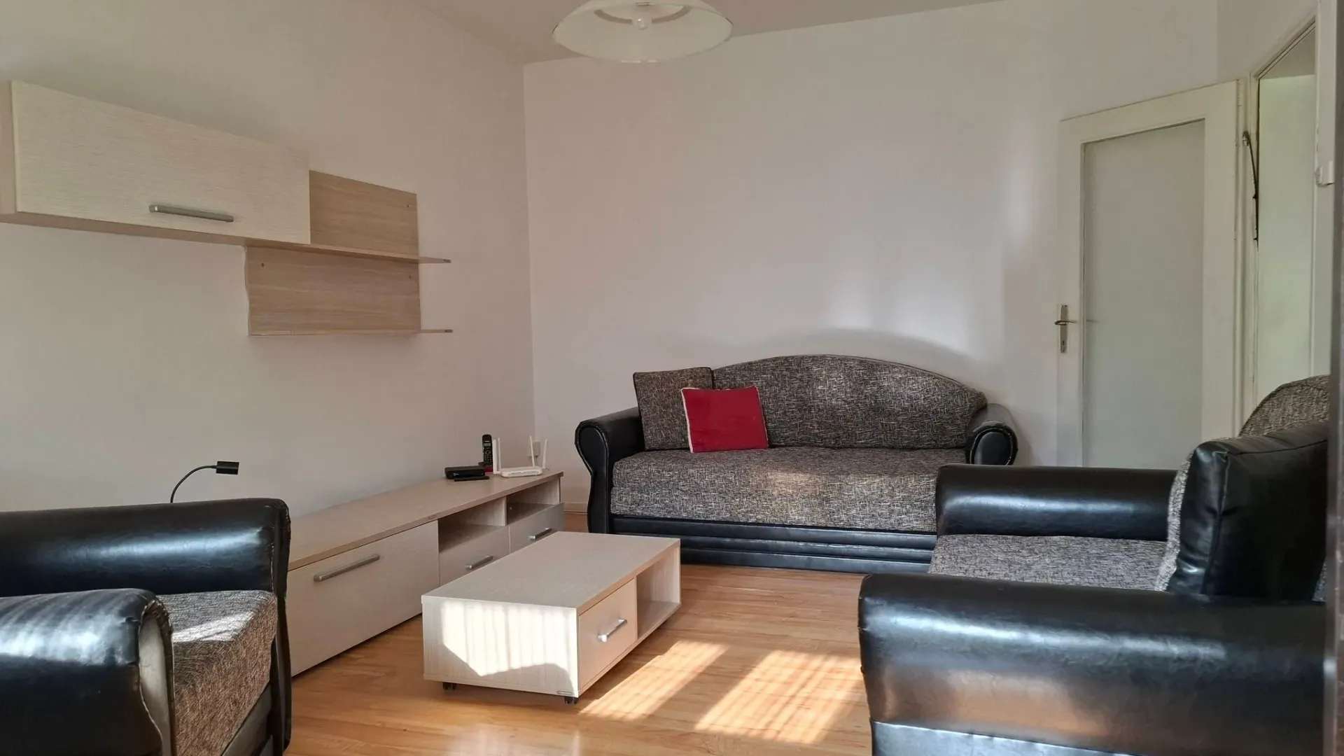 Izdavanje, jednosoban stan, 44m², Nova Detelinara, Novi Sad Sve Podlokacije