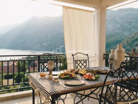 Prodaja, dvosoban stan, 110m², Risan, Kotor - image 3