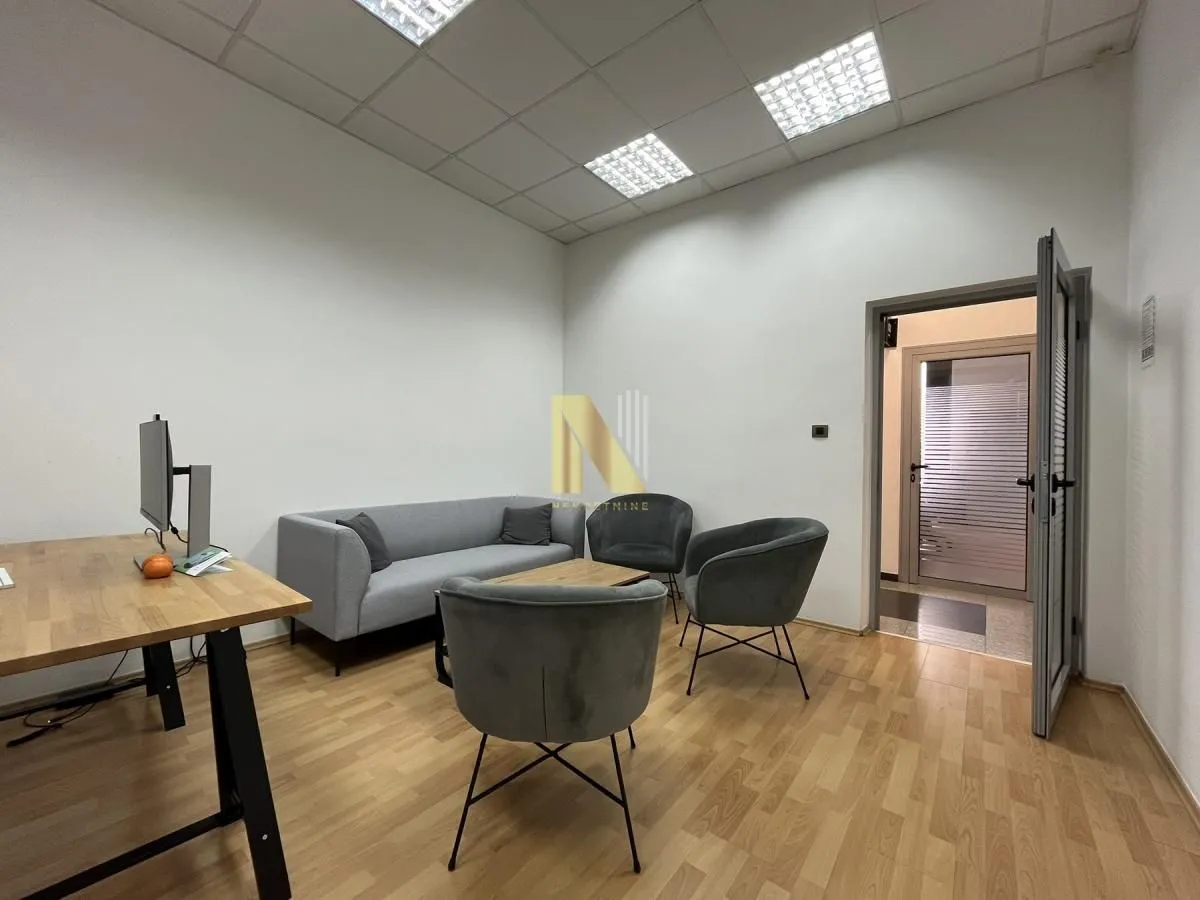 Rent, office space, 736m², Salajka, Novi Sad Sve Podlokacije