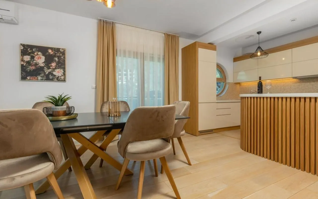 Prodaja, trosoban stan, 107m², Pržno, Budva