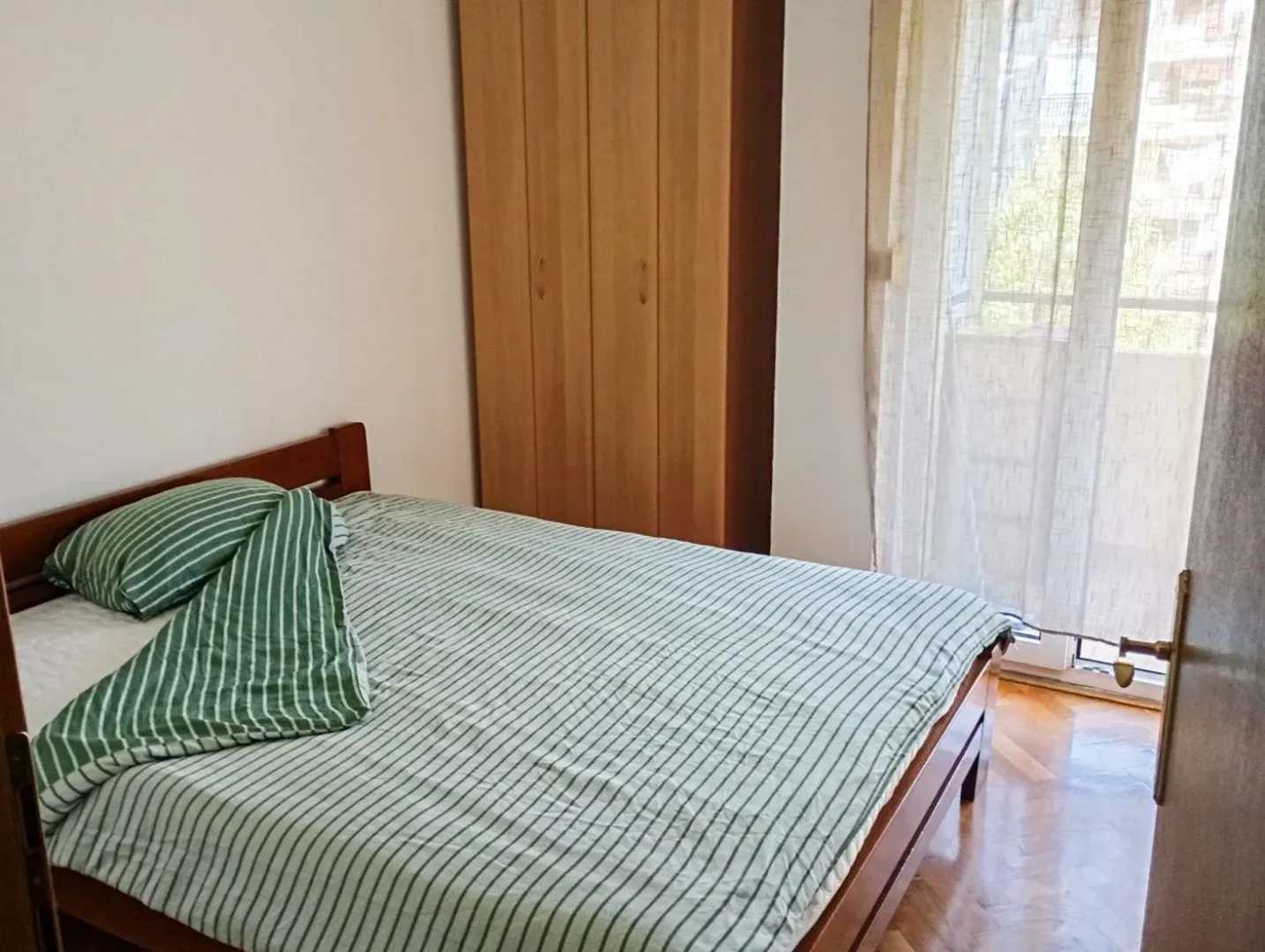 Izdavanje, jednosoban stan, 40m², Blok 6, Podgorica