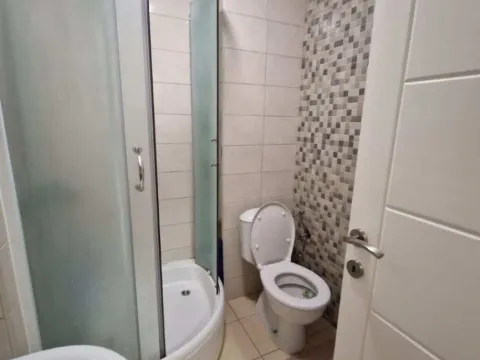 Izdavanje, jednosoban stan, 41m², Stari Aerodrom, Podgorica - image 4