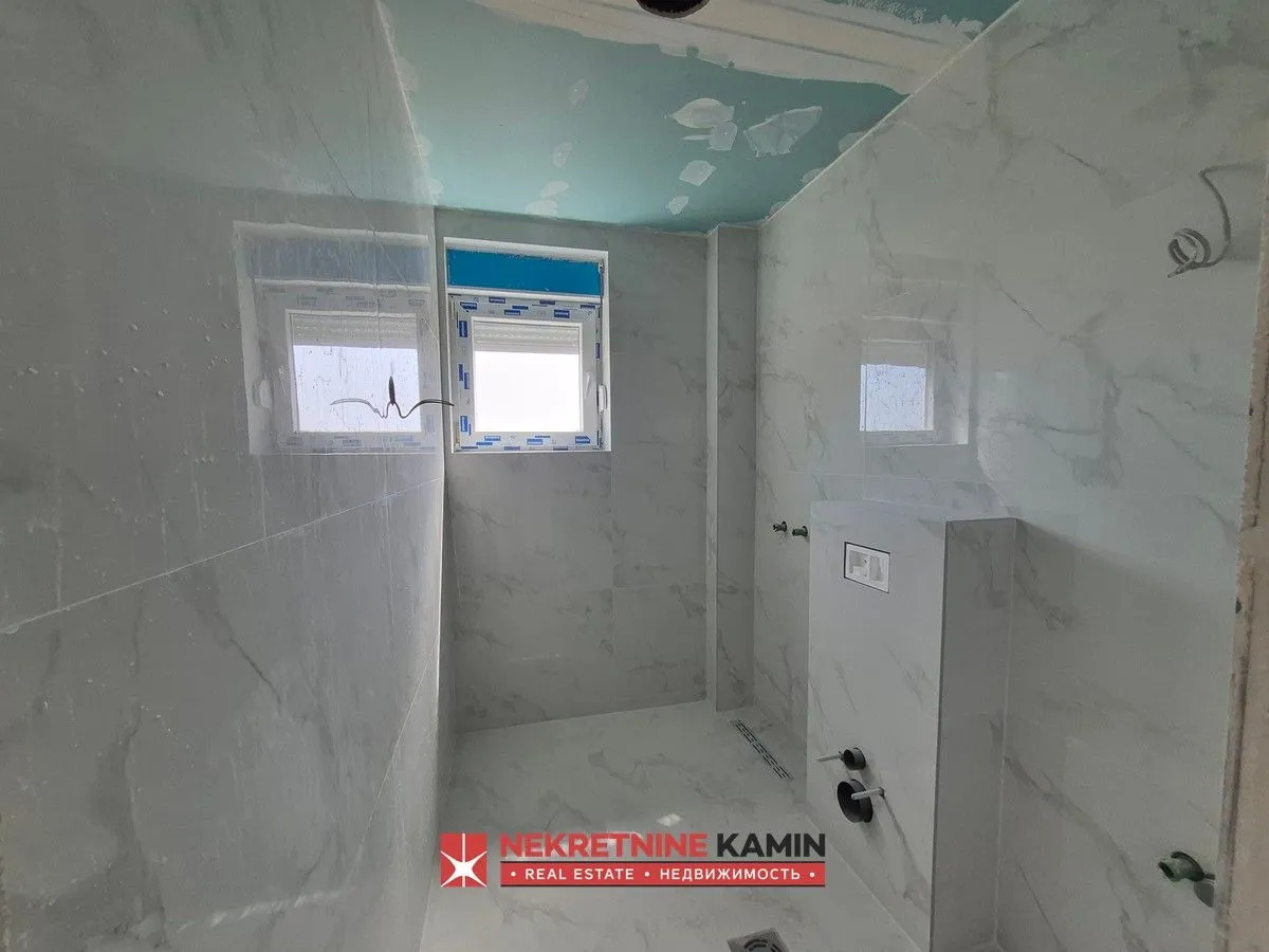 Prodaja, dvosoban stan, 77m², Podkošljun, Budva