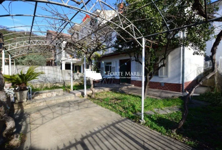 Prodaja, kuća, 245m², Igalo, Herceg Novi