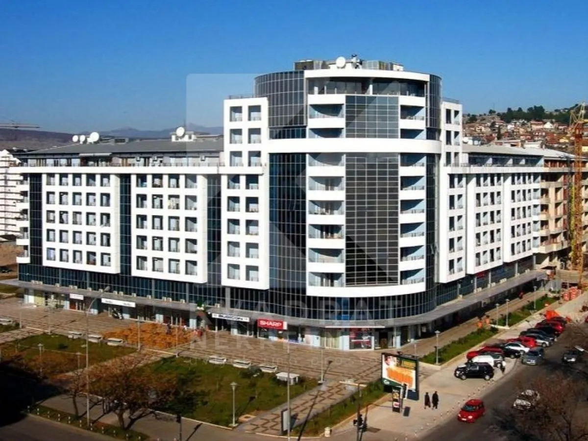 Izdavanje, dvosoban stan, 75m², Preko Morače, Podgorica